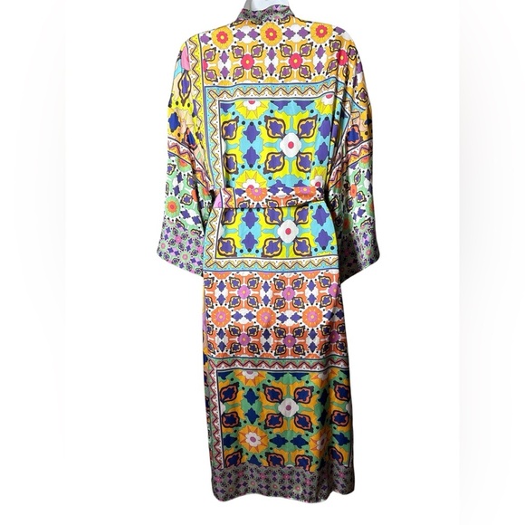 Zara Womens Geometric Satin Kimono Robe Size XS Flowy Festival Boho Hippie Beach - Picture 4 of 12